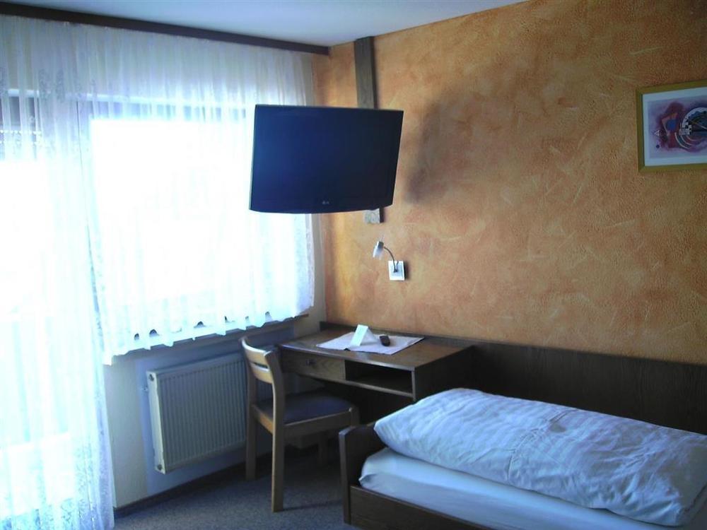 Gasthof Hotel Zum Ross Wertheim Habitación foto